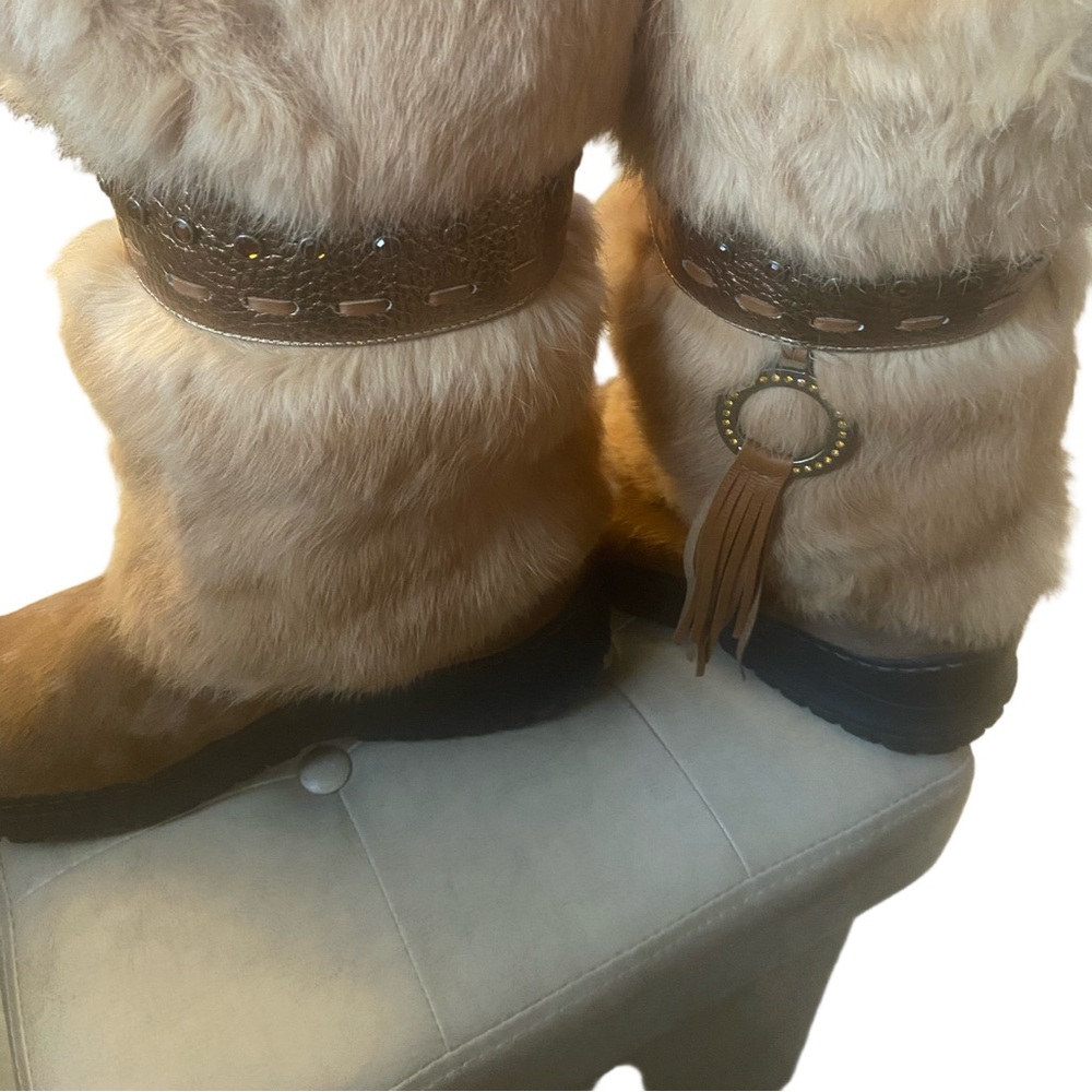 Enzo Angiolini

Pony hair boots Boots - Picture 6 of 9